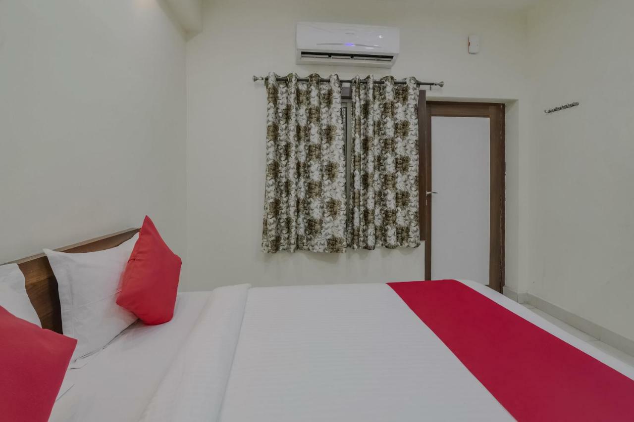 Neema Residency Hotel Anantapur Esterno foto