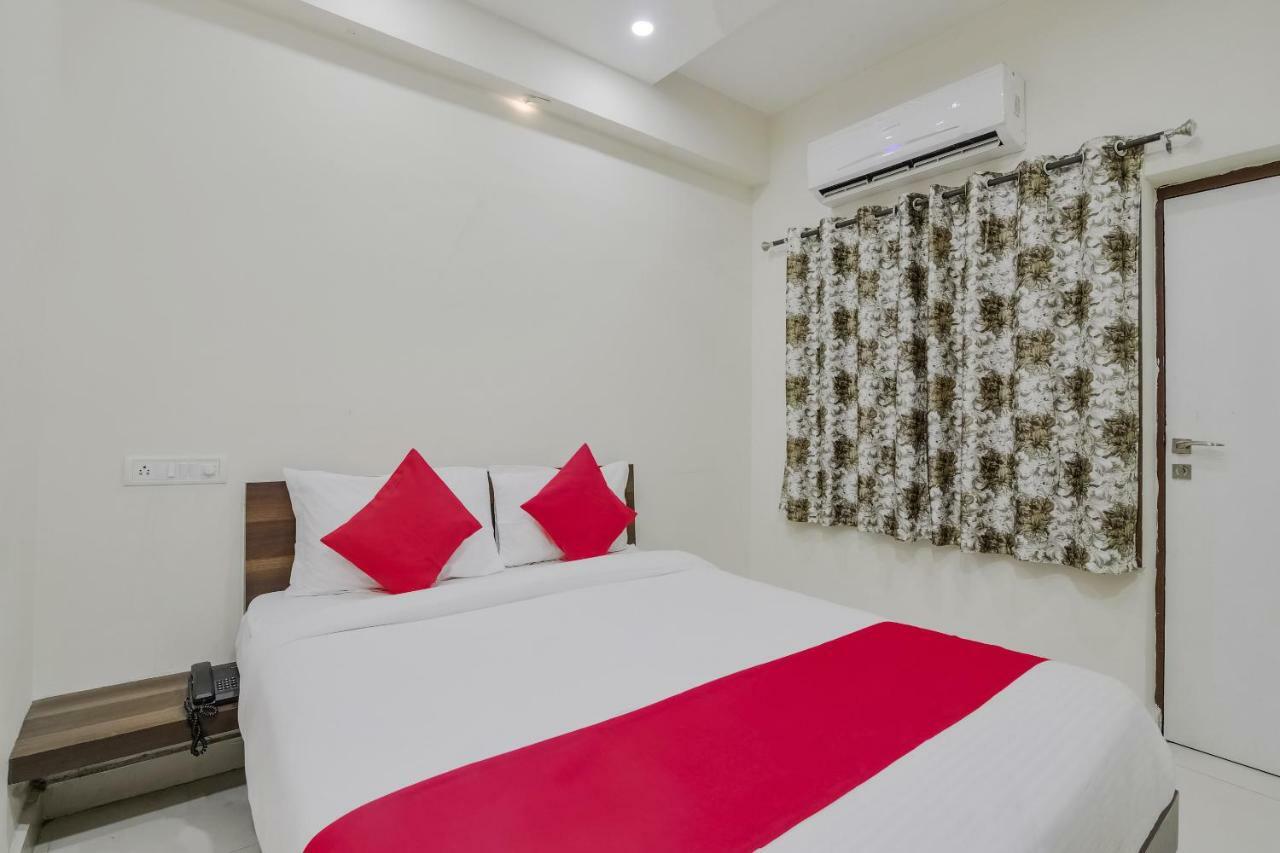 Neema Residency Hotel Anantapur Esterno foto